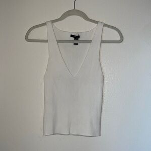 Forever 21 crop top - white V neck crop top - size medium